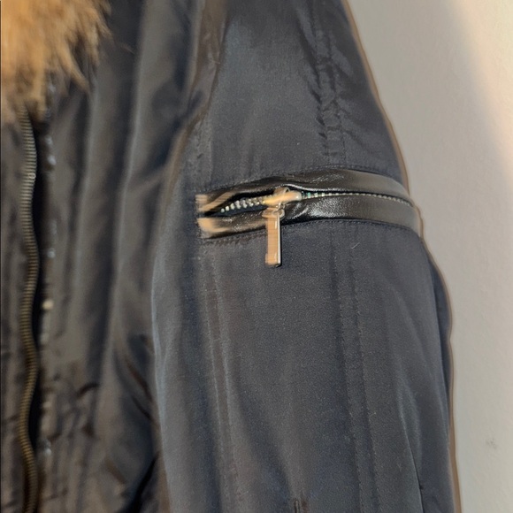 Michael Kors Black Quilted Puffer Jacket with Brown Fur animal Trim - Picture 6 of 12